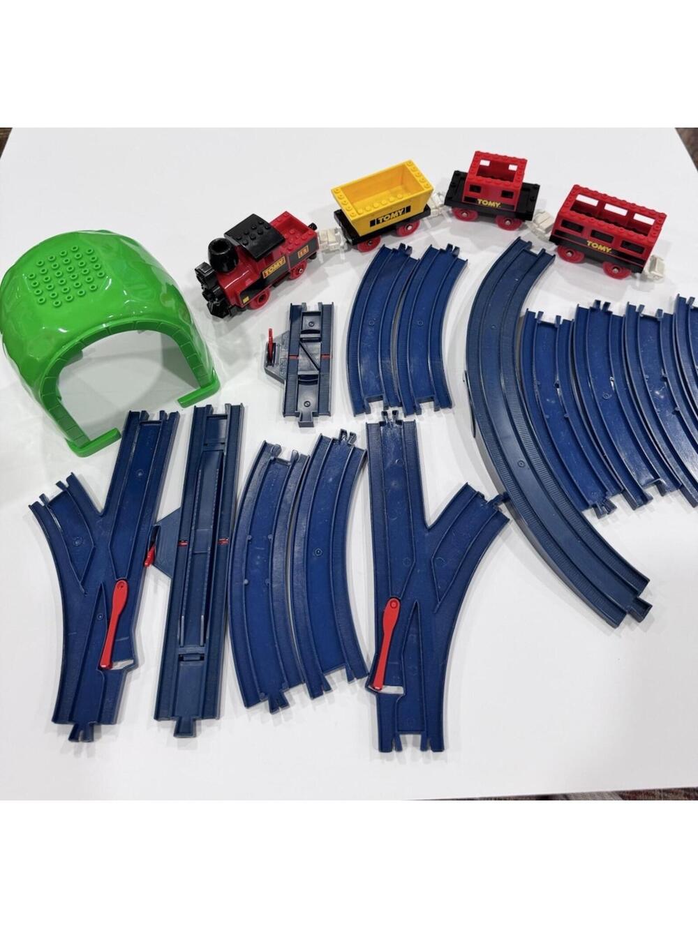 Vintage 1987 Tomy Train Set 18 Pieces